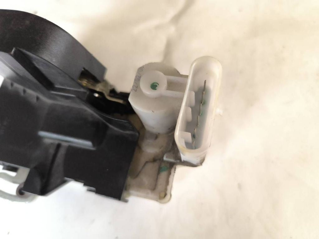 Alfa Romeo 147 1.9JTD Facelift 2005 LHD front right door lock