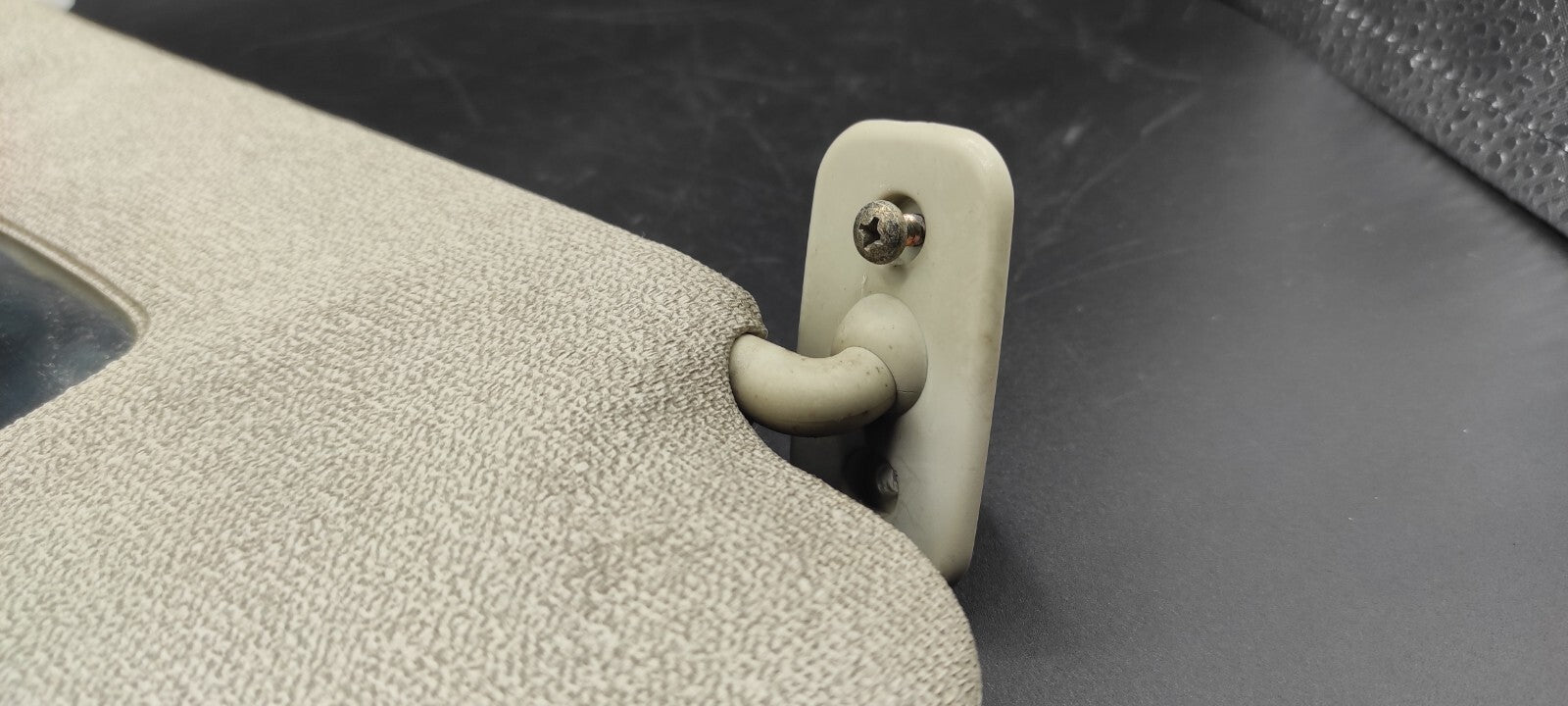 Volkswagen VW Jetta MK2 1985 LHD Front Right Sun Visor Cover 191857552