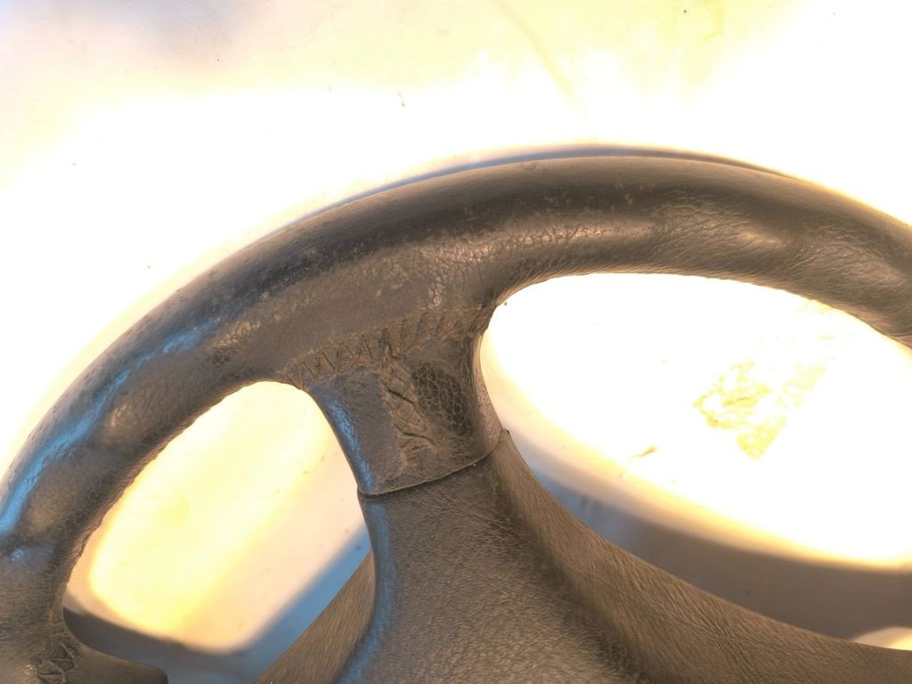 BMW 5 E39 1997 Steering wheel 1095633