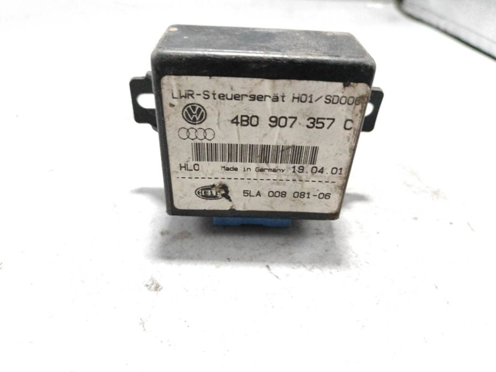 Audi A4 S4 B6 8E 8H 2000 Light control module unit LCM 4B0907357C
