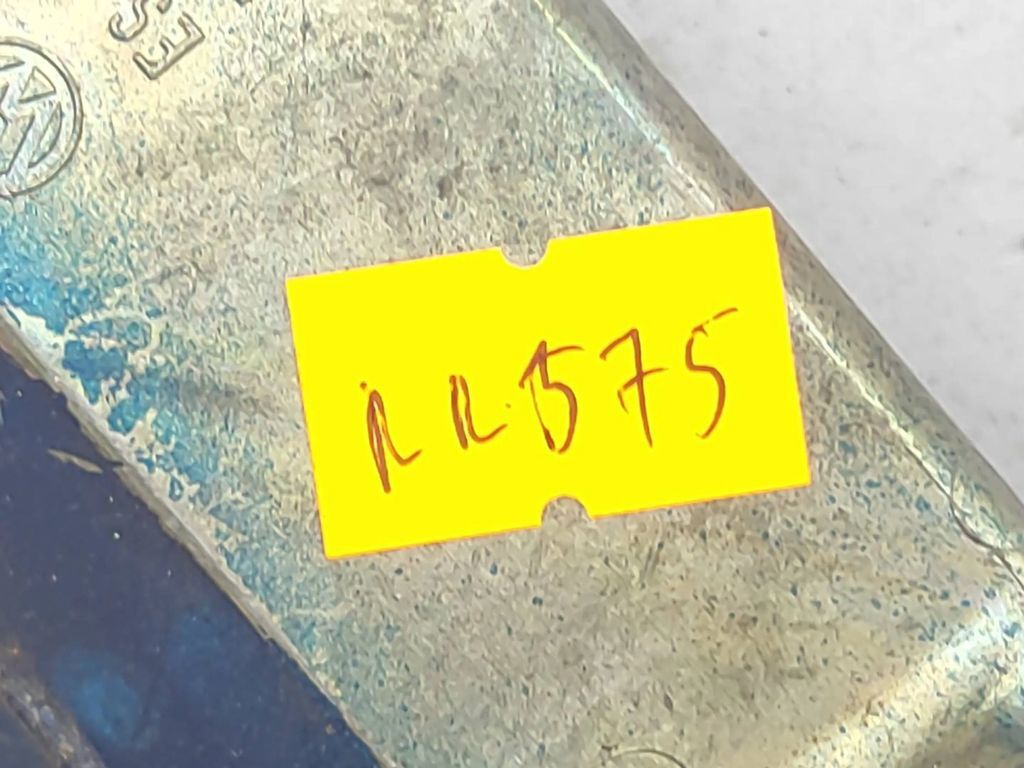 Volkswagen Bora 2001 Rear Tailgate trunk boot exterior handle 1J0827566B