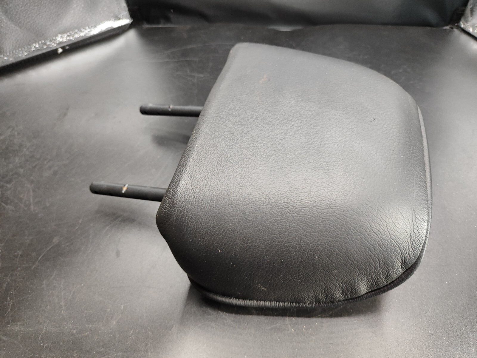 Alfa Romeo 147 1.9JTD 110kW 2004 Rear Interior Seat Headrest Black Leather