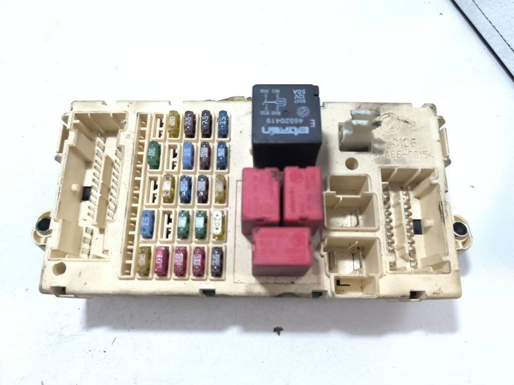 Fiat Stilo 2003 Fuse module 51711819