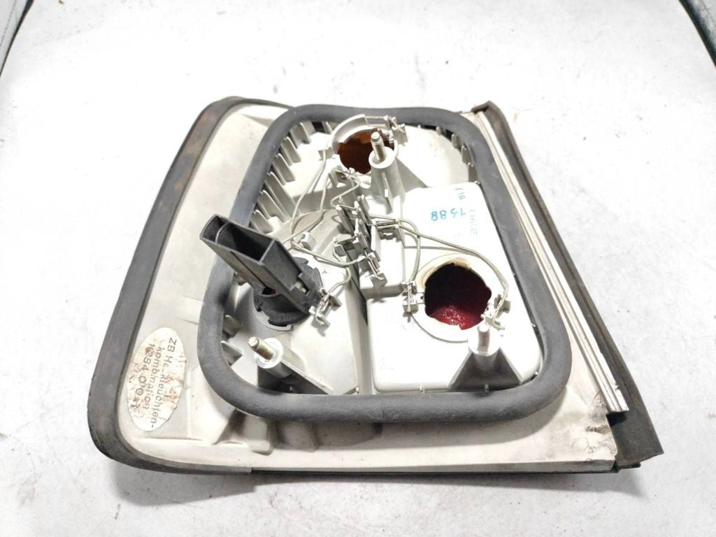 BMW 5 E34 1990 rear right side tail light lamp 1384010