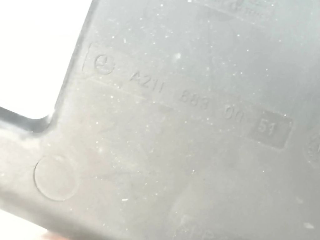 Mercedes-Benz E W211 2003 Storage pad rubbet mat A2116830051