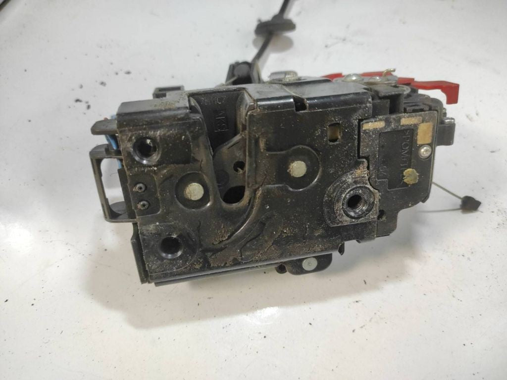 Volkswagen Golf V 2003 Right front door lock 3D1837016AC