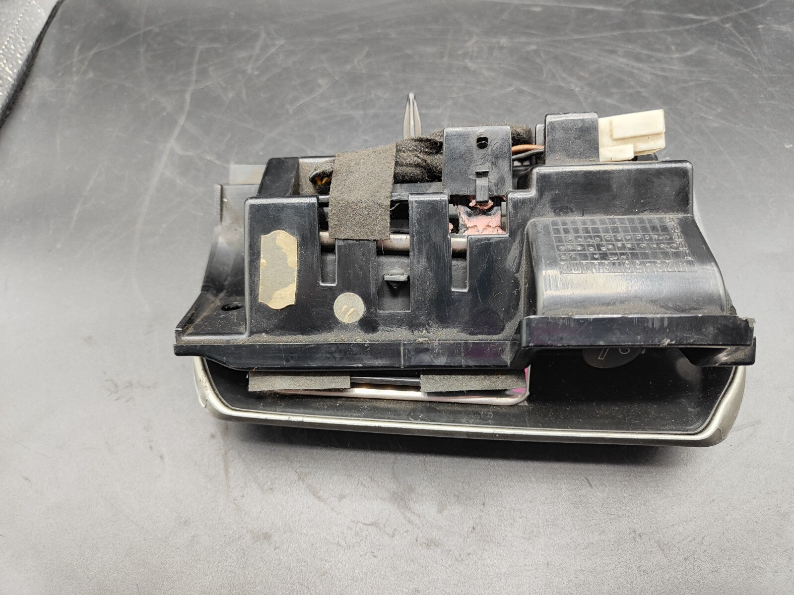 Alfa Romeo 156 2004 LHD Front Dashboard Center Console Ashtray 156029012