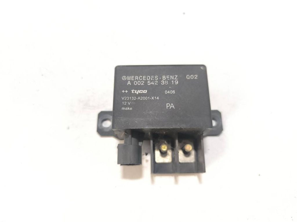 Mercedes-Benz E Class W211 2002 relay A0025423819