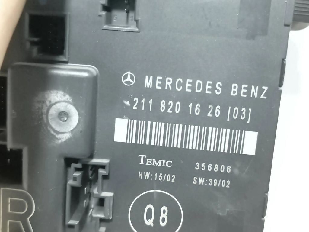 Mercedes-Benz E W211 2003 door control unit module 2118201626