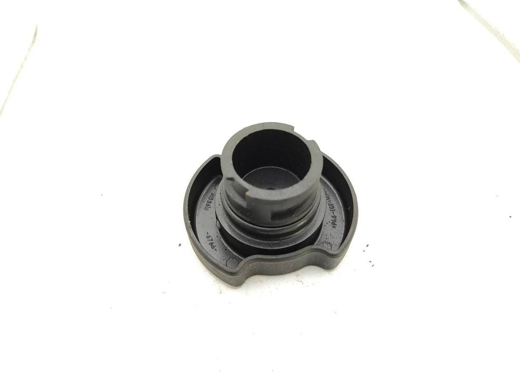 Ford Mondeo Mk3 III 2002 Diesel oil filler cap XS7Q6K614AB