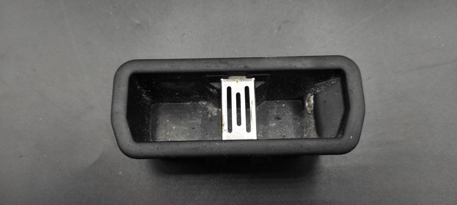 Alfa Romeo 166 2.4JTD 110kW 2002 Center Console Ashtray Insert 225321