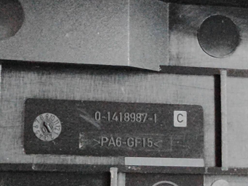 Volkswagen PASSAT B6 2006 Diesel Fuse box cover 014189871