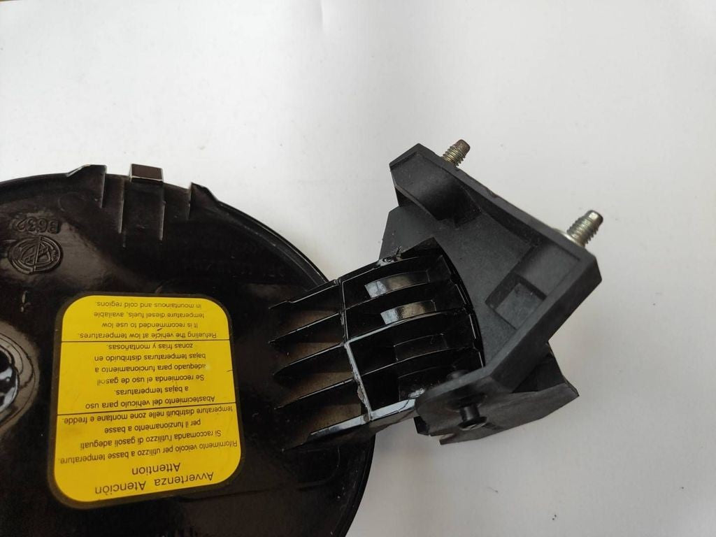 Alfa Romeo 147 Diesel 2003 Fuel tank cap black 46737170
