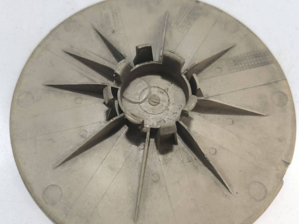 Volkswagen Golf III MK3 1991 wheel cap 357601149A