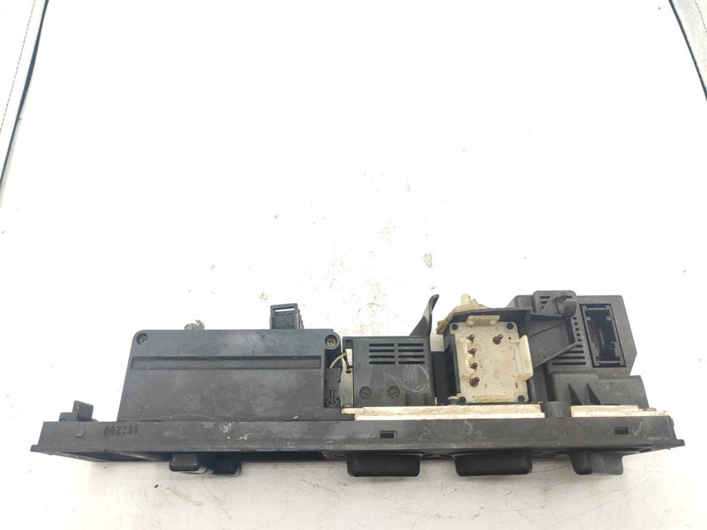 BMW 5 518i E34 1992 Climate control unit module 8351653