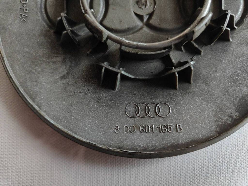 Audi A6 S6 4A 1995 Original wheel cap 8D0601165B