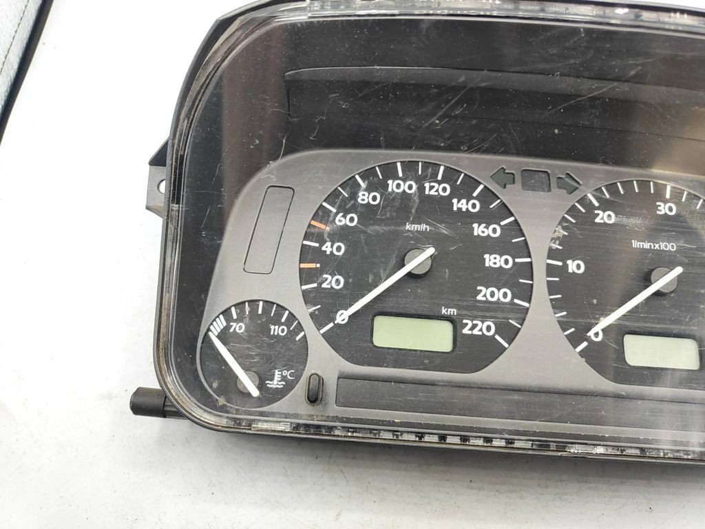 Volkswagen Golf III Diesel LHD speedometer instrument cluster 1H0919864Q