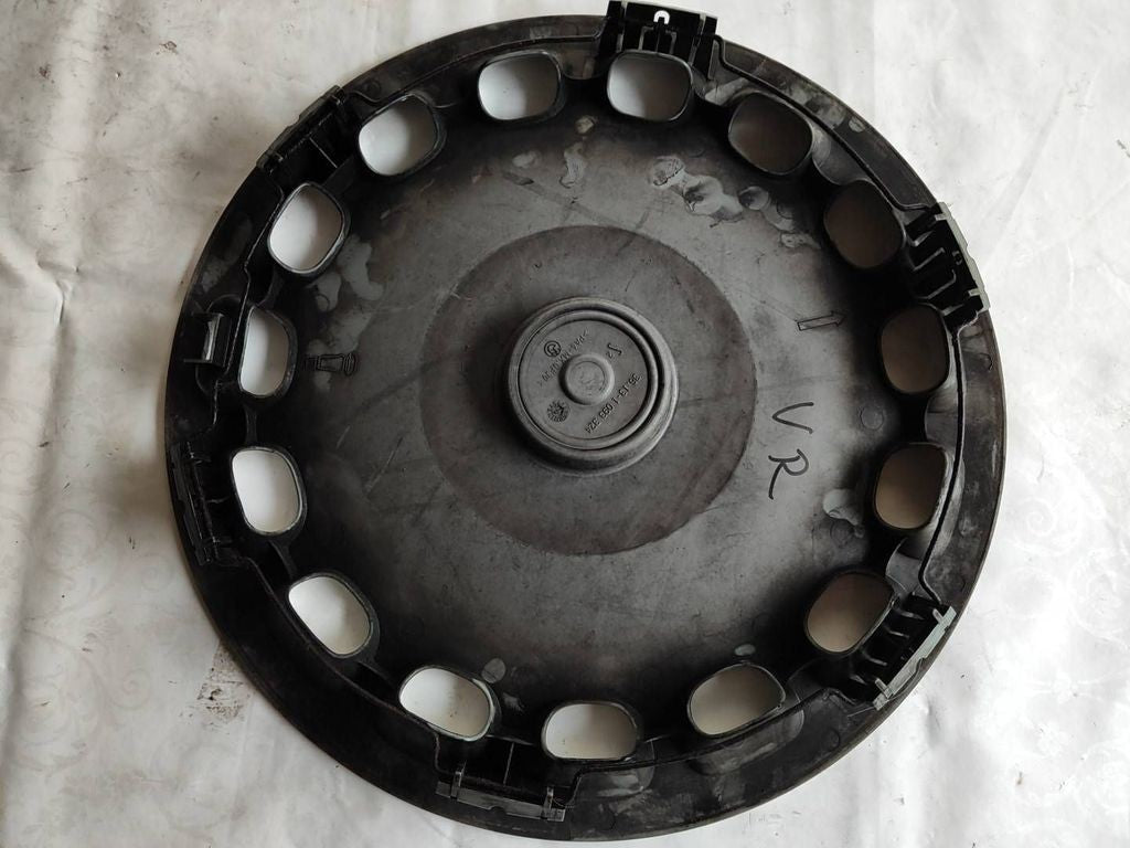 BMW 523 E39 1997 R15 wheel hub cap trim 36131093324