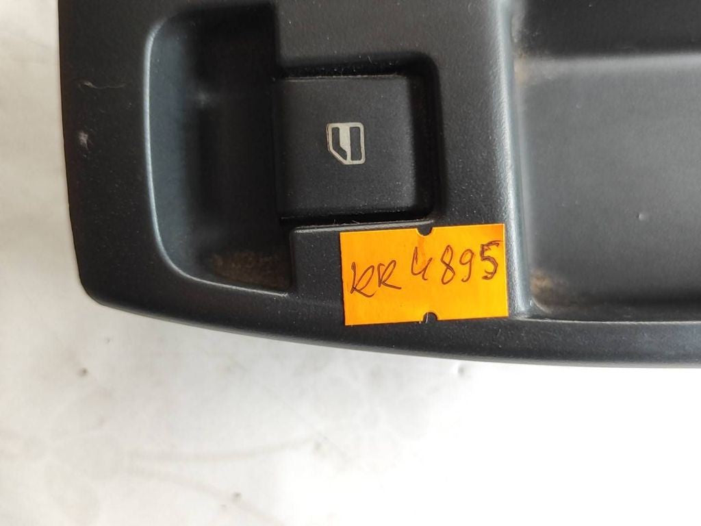 Volkswagen Fox 2008 Front Right Electric window control switch 5Z0867172