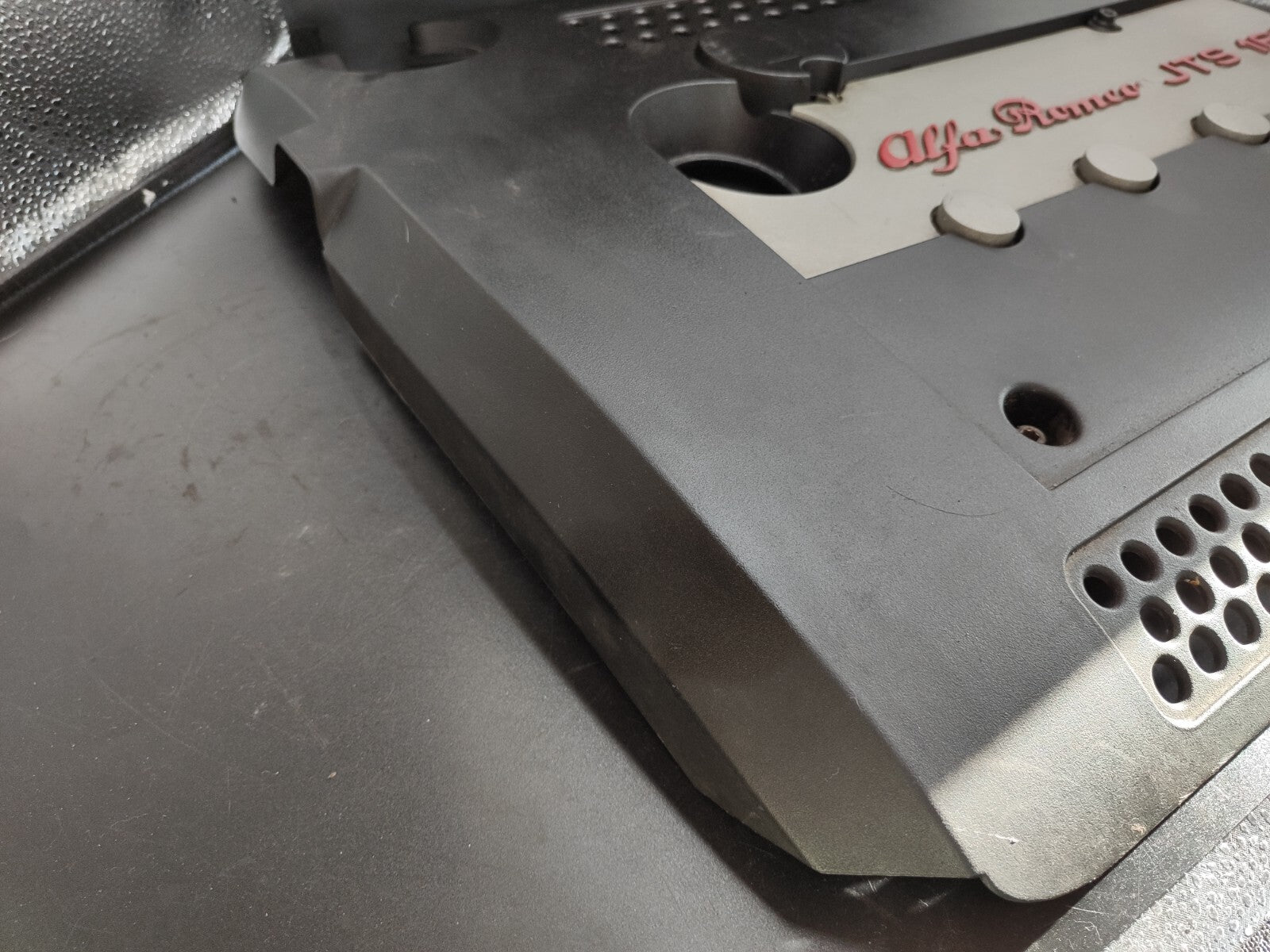 Alfa Romeo GT 2.0JTS 122kW 2005 Petrol Engine Plastic Top Cover
