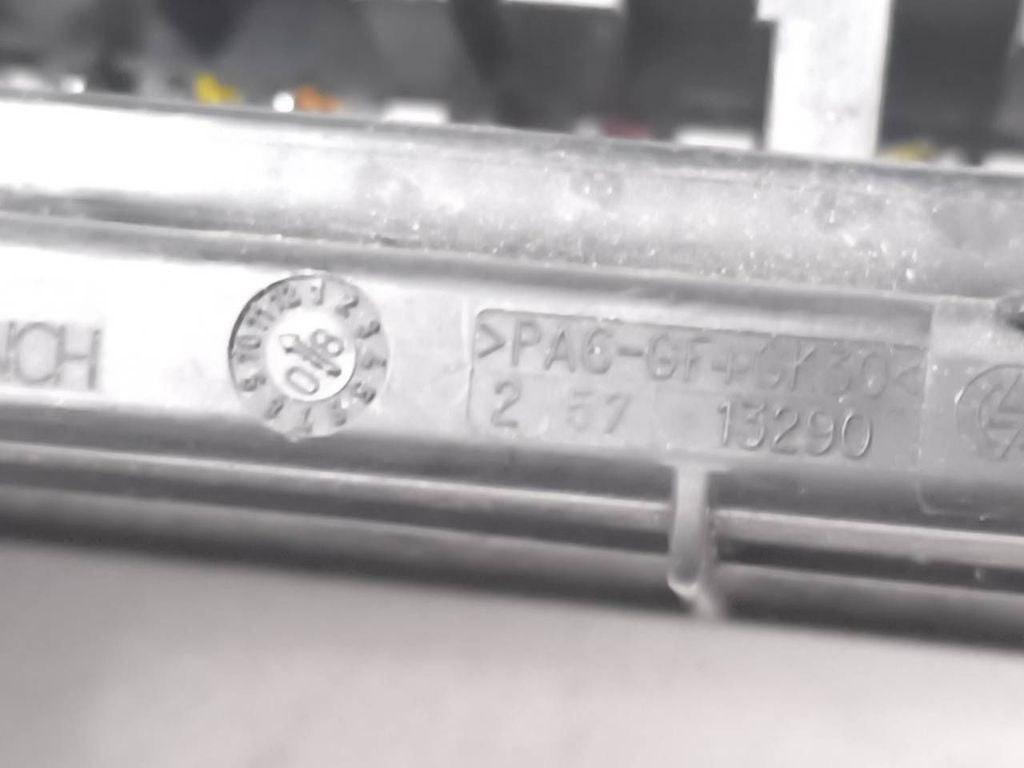 BMW 5 E60 E61 2008 Fuse module 6957330