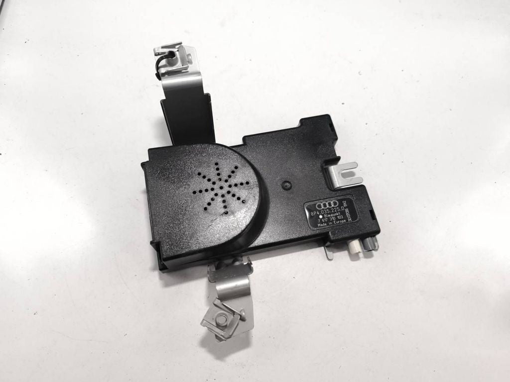 Audi A3 S3 A3 Sportback 8P 2010 Aerial antenna amplifier 8P4035225D
