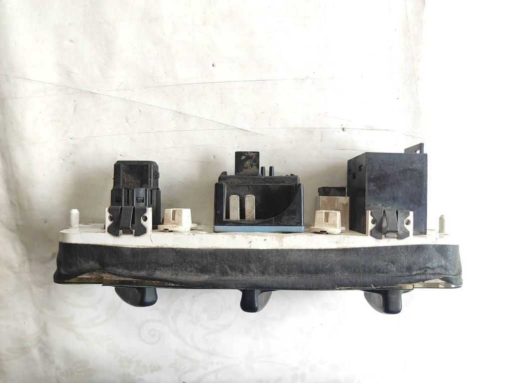 Ford Mondeo MK I 1994 Climate control unit module 93BW18D