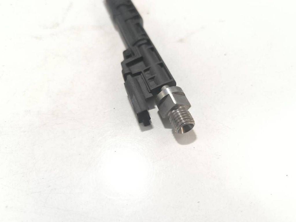 BMW Petrol Engine fuel injector 0261500136