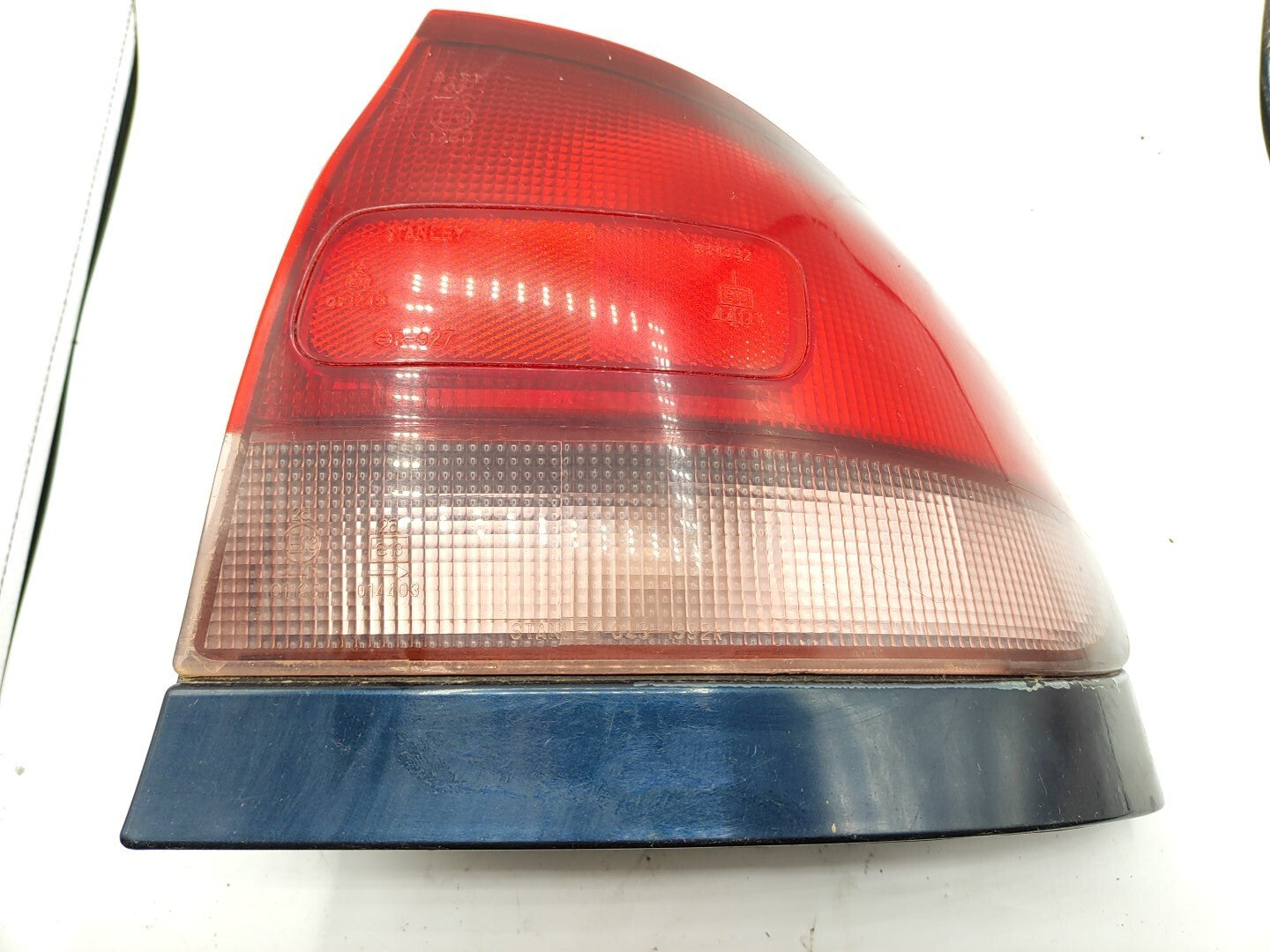 Mazda 626 1.8i Hatchback 1999 LHD Rear Right Side Taillight 0431392R