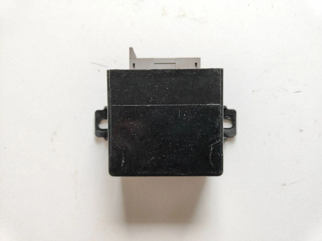 Audi A6 S6 C5 4B 2002 Wing mirror control module 4A0907445A
