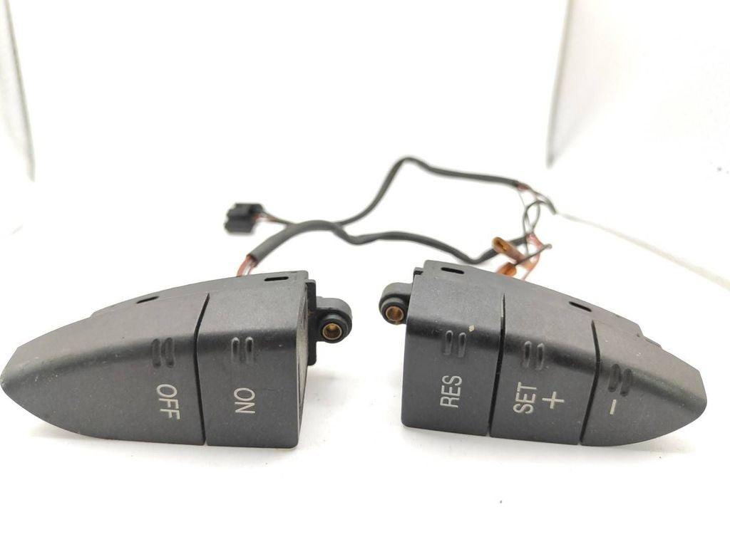 Ford Mondeo Mk III 2002 Steering wheel buttons 1S7T9E740AE