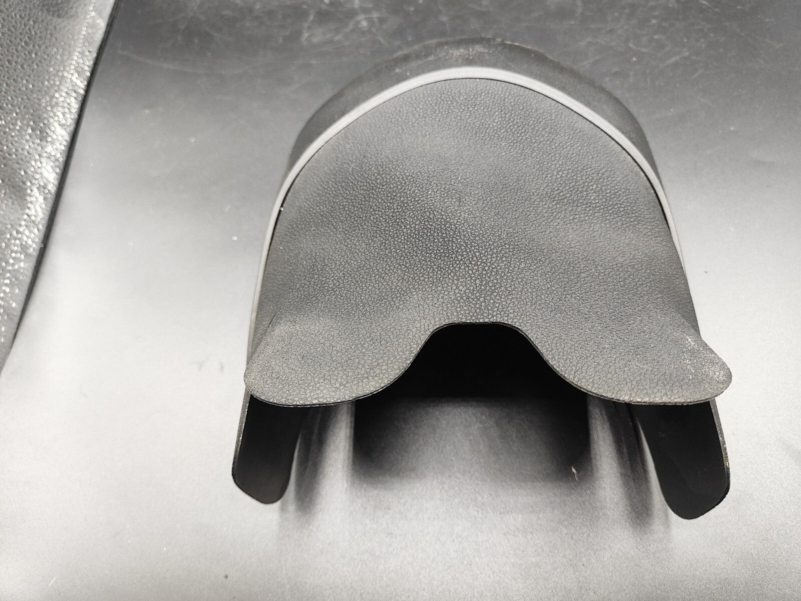 Alfa Romeo 147 / GT 1.9JTD Diesel 2007 Steering Column Cover Trim LS325703