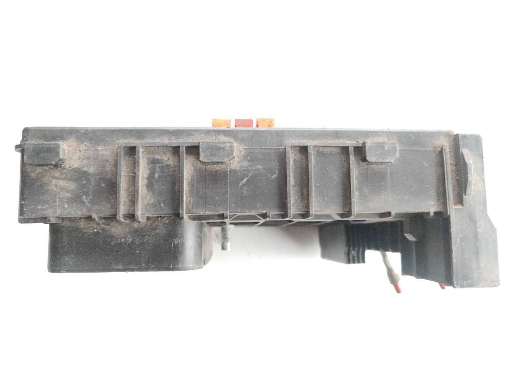 Volkswagen Golf V 2003 Fuse module 017181301