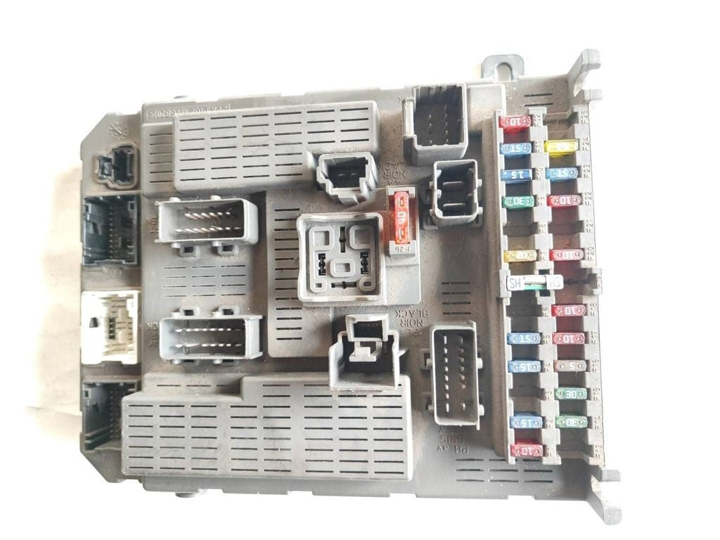 Citroen C5 2003 Fuse module 9646226880