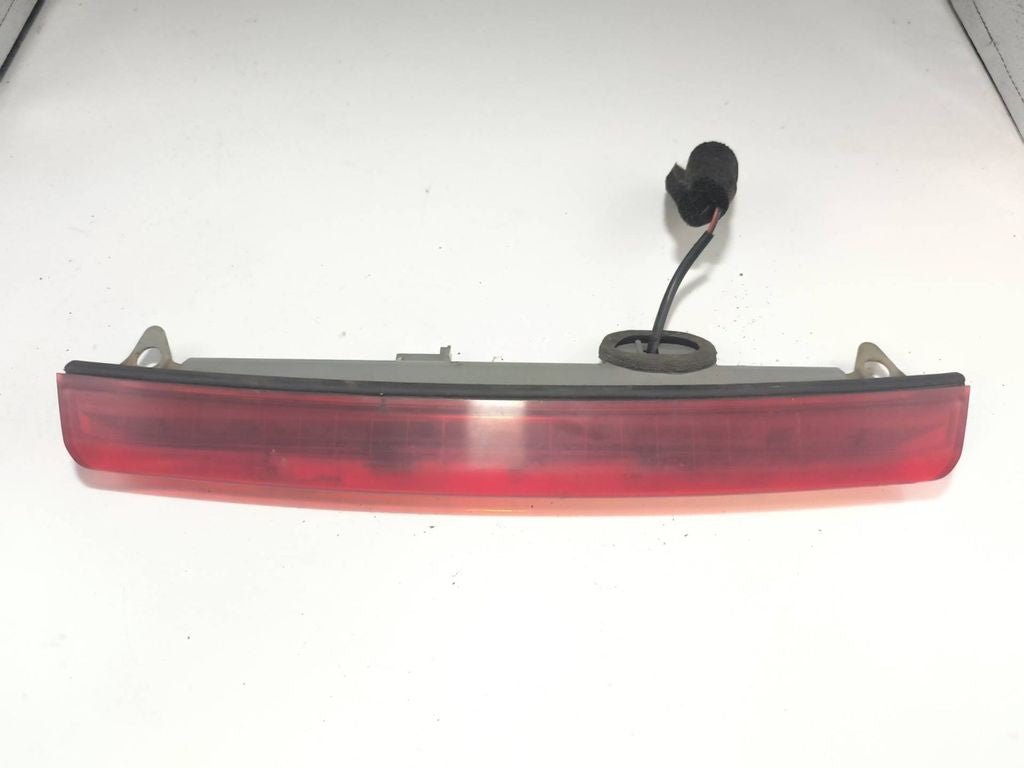 Toyota Avensis T250 2006 Rear Third brake center stop light 0553