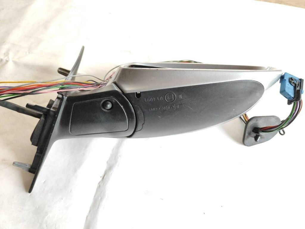 Peugeot 607 2001 Right electric wing mirror E9014091