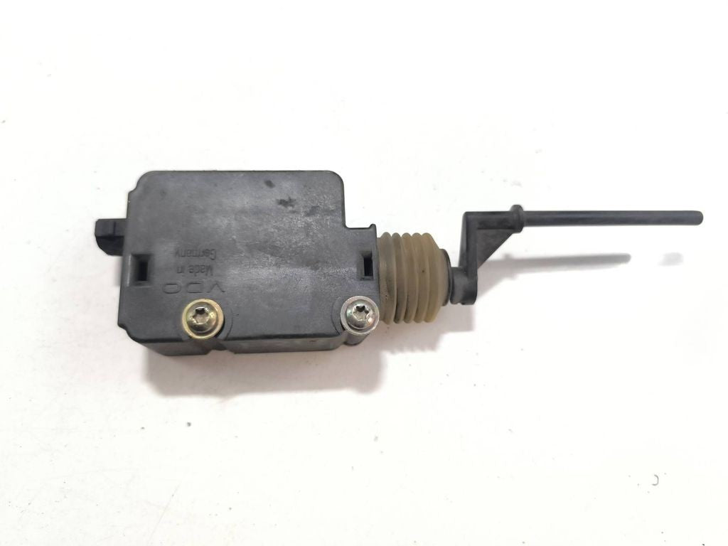 BMW 5 E34 1994 Petrol Fuel tank cap lock 8355056