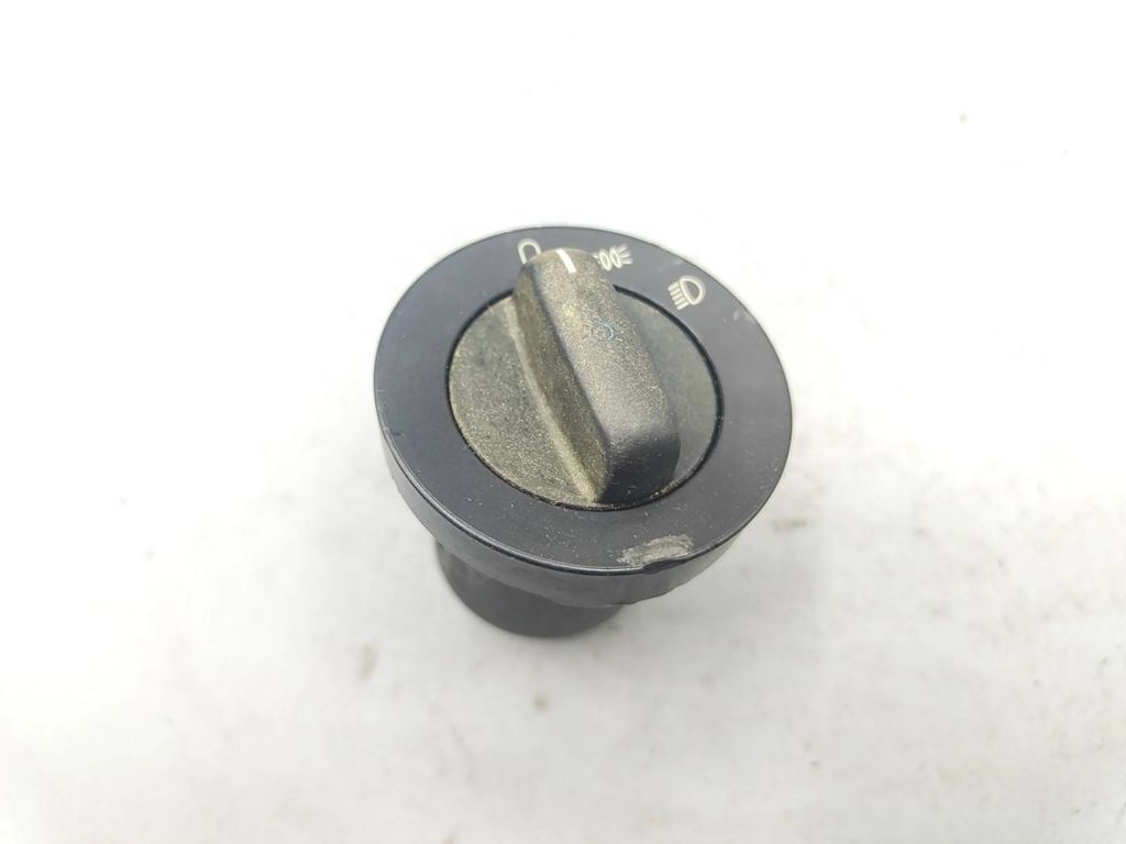 BMW 5 E39 523i 1997 HeadLight button switch 8363683