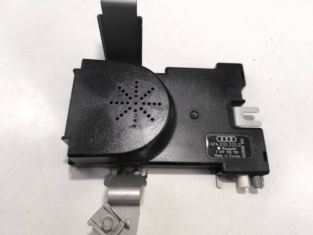 Audi A3 S3 A3 Sportback 8P 2010 Aerial antenna amplifier 8P4035225D