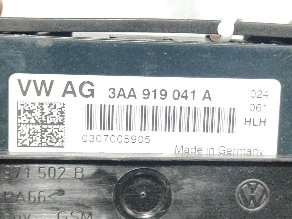 Volkswagen Tiguan 2011 Voltage stabilizer control unit 3AA919041A
