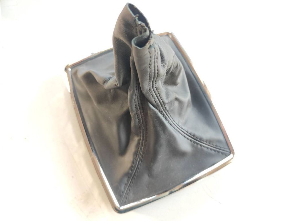 Mercedes-Benz C W204 2007 Gear lever shifter trim leather knob A2042673710