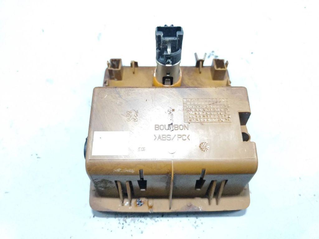 Peugeot 607 2001 Rear console wooden ashtray insert 9635805477