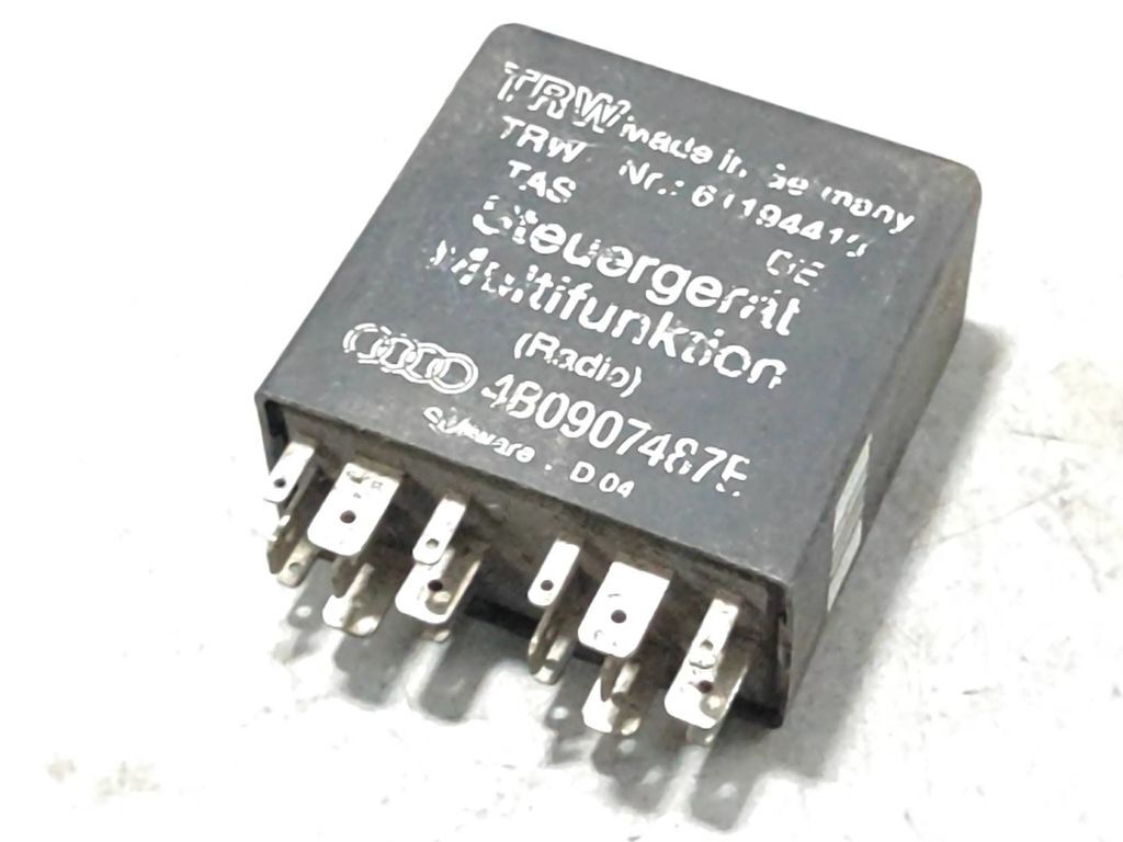 Audi A6 S6 C5 4B 2.5TDI 110kW 1997 relay 4B0907487E