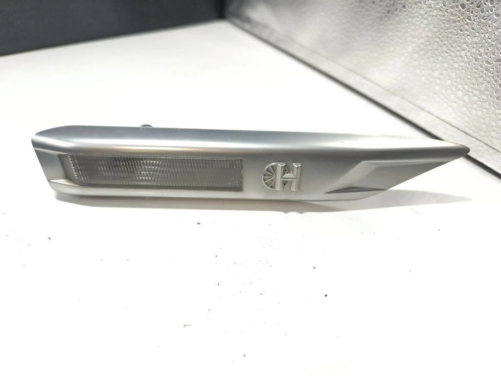 Opel Tigra B 1.4i 2005 front right fender wing turn indicators light