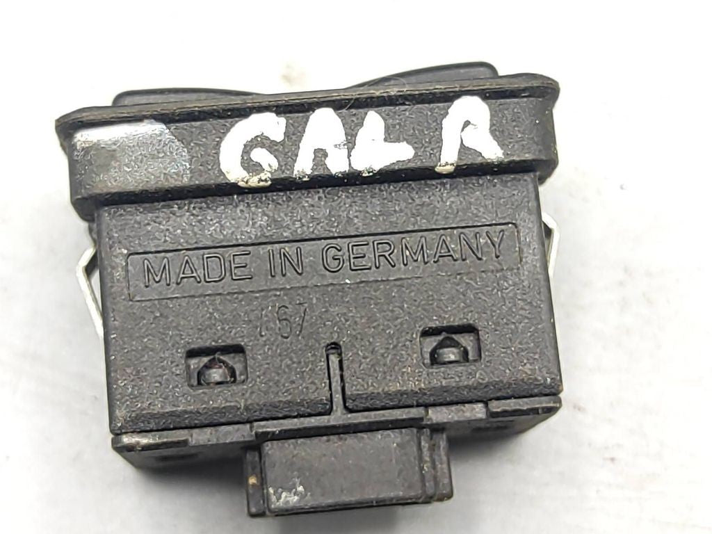 BMW 5 E39 1997 Electric window control switch 8368974