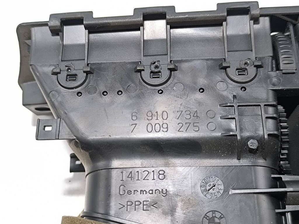BMW 5 E60 E61 2008 dash center air vent grill 6910734