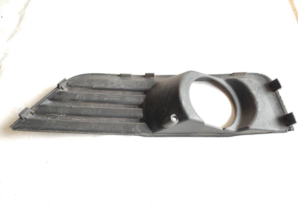Ford Focus 2005 front fog light trim grill 4M5119953AE