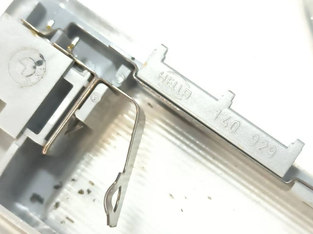 BMW 3 E46 2000 front seat reading dome sun visor light 140930