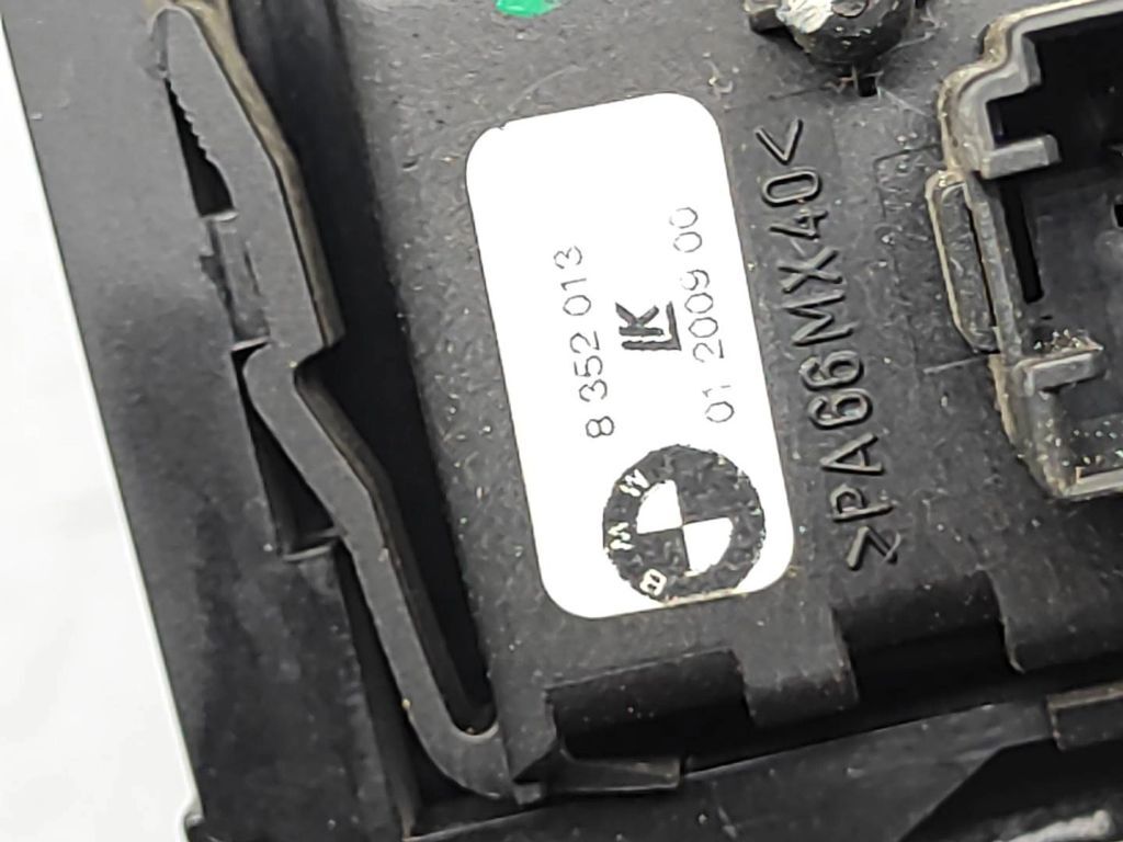 BMW 5 E39 520i 1997 Wiper turn signal stalk switch 8352172