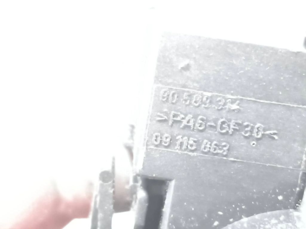 Opel Tigra B 1.4i 66kW 2005 Ignition lock contact 09115863